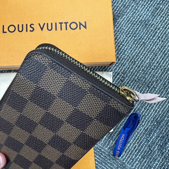 LOUIS VUITTON DAMIER EBENE CLEMENCE WALLET ZIP AROUND LONG - Picture 3 of 15